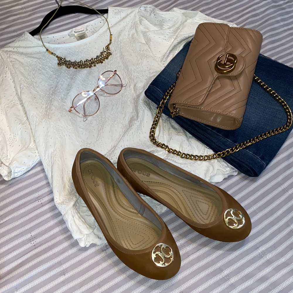 Cognac Croc flats